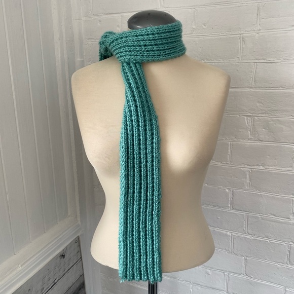 KNIT SCARF - Picture 3 of 4